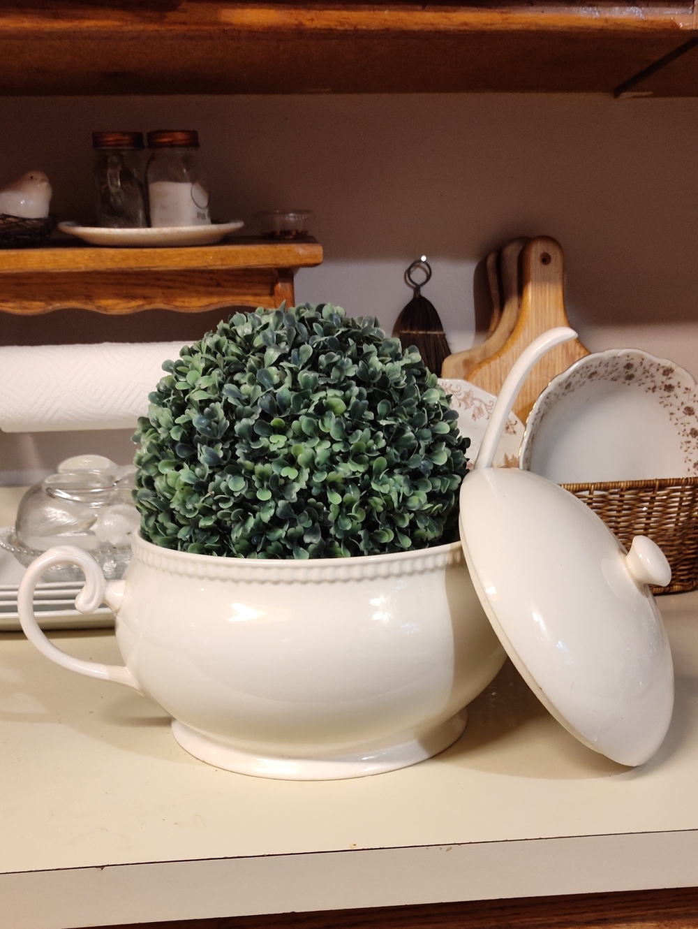 Crate&Barrel Cream Ceramic Covered Soup Tureen with Beaded Rim - Picture 7 of 8